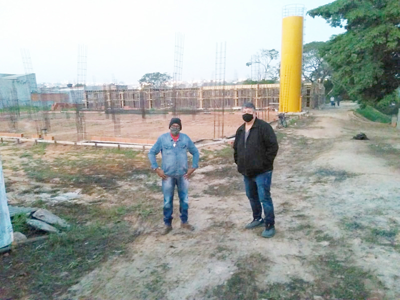 Diretores foram ao canteiro de obras conversar com os trabalhadores