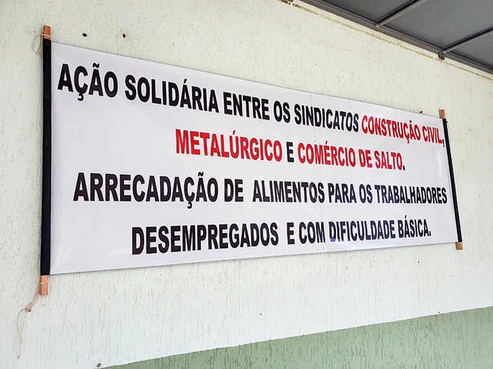 Doe para que o seu companheiro de trabalho desempregado possa levar alimento para casa